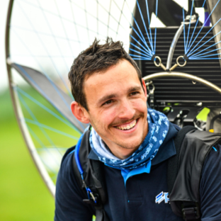 Barnum, site internet, pub, flyer, vœux affiche, article de presse pour MACFLY et Orléans paramoteur