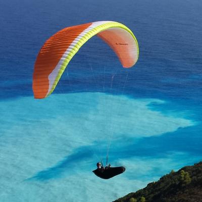 Site internet et photomontage pour Nervures, fabricant de parapente à Soulom (65)