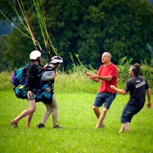 Site internet et photomontage pour l'association Accousdailes basée à Accous en vallée d'Aspe
